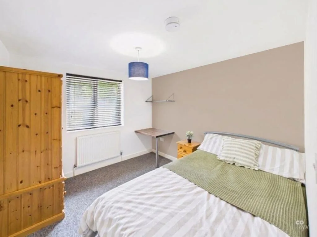 6 bedroom terraced house for rent