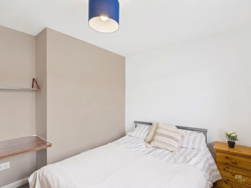 6 bedroom terraced house for rent