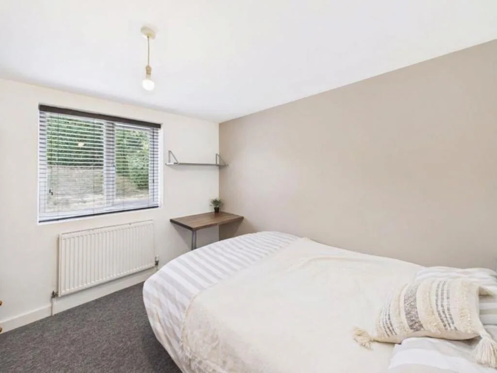 6 bedroom terraced house for rent