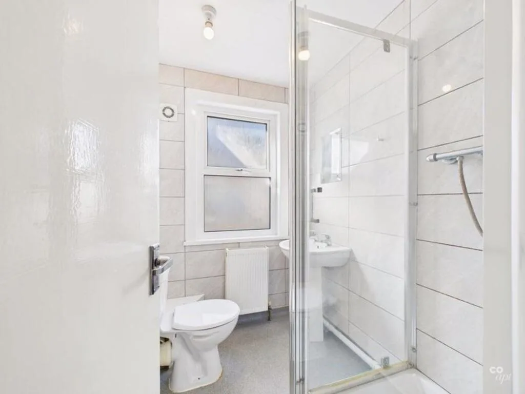 6 bedroom terraced house for rent