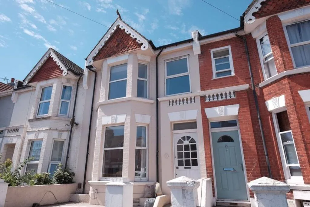 6 bedroom terraced house for rent