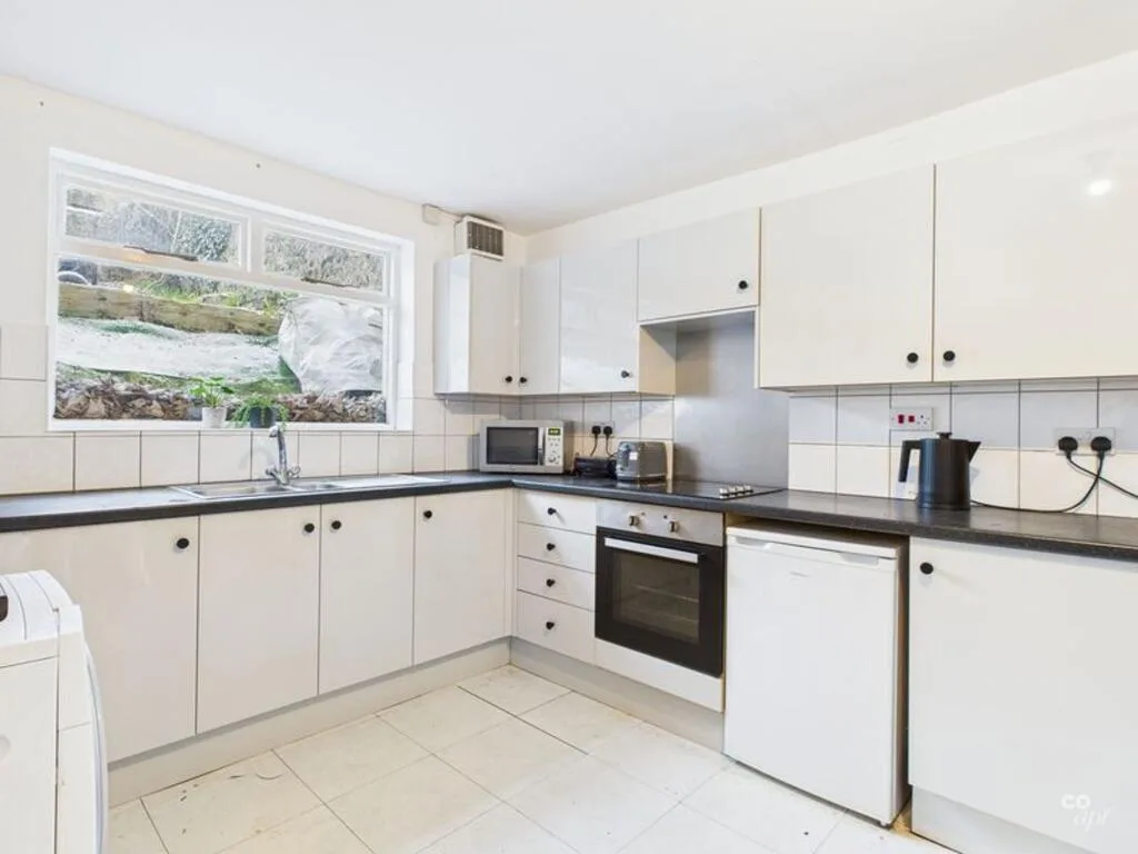 6 bedroom terraced house for rent