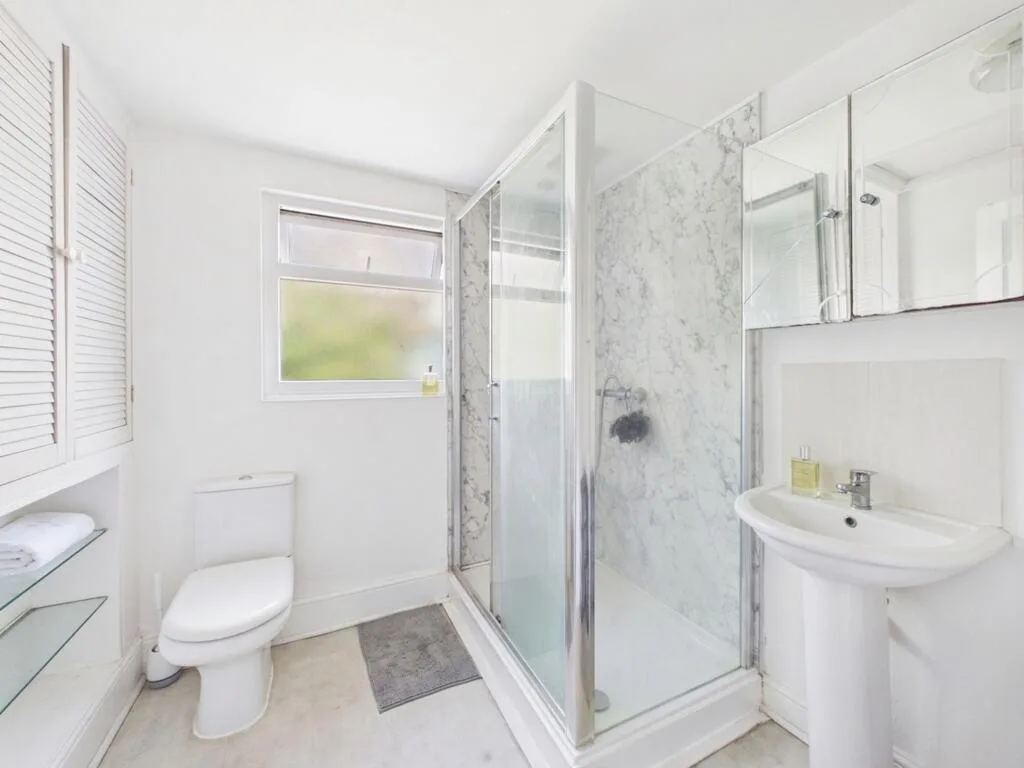 5 bedroom terraced house for rent