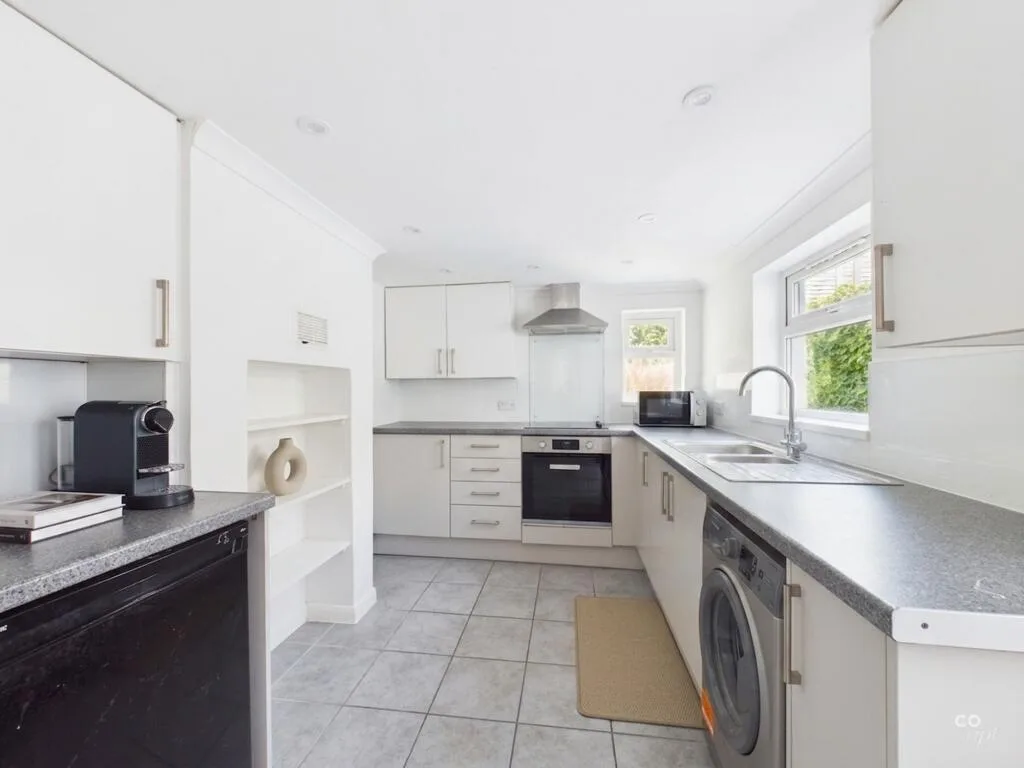 5 bedroom terraced house for rent