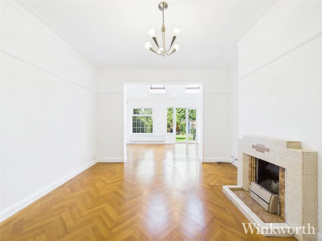 5 bedroom semi-detached house for rent