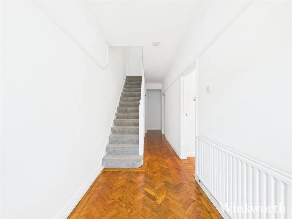 5 bedroom semi-detached house for rent
