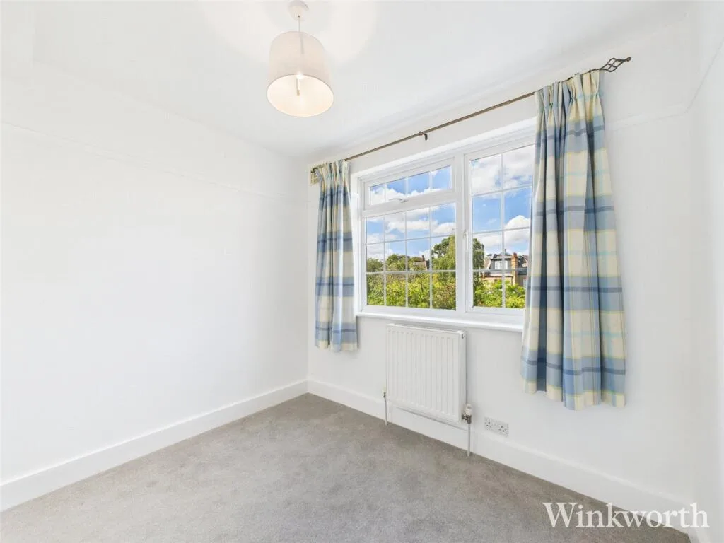 5 bedroom semi-detached house for rent