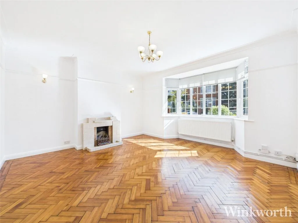 5 bedroom semi-detached house for rent