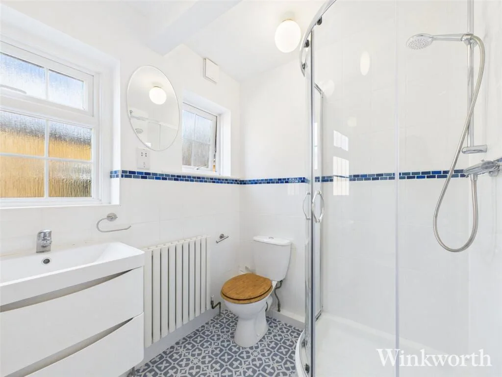 5 bedroom semi-detached house for rent