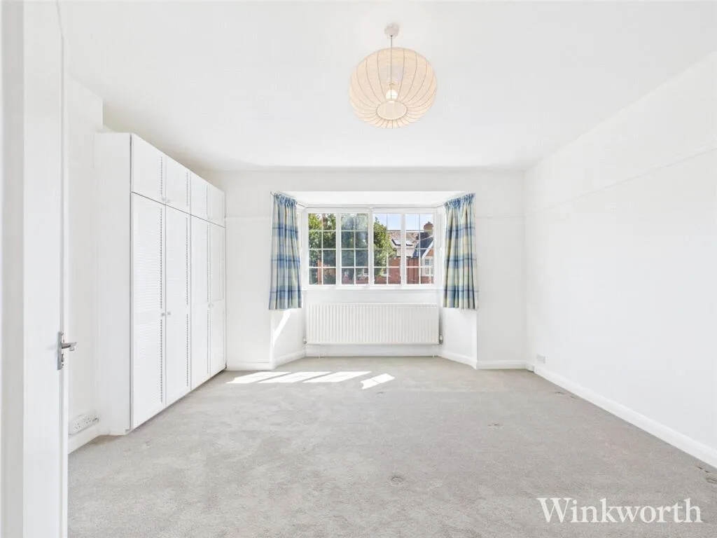 5 bedroom semi-detached house for rent