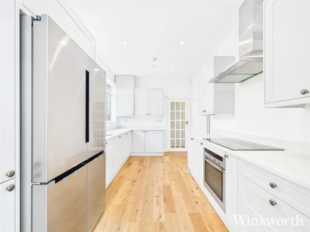 5 bedroom semi-detached house for rent