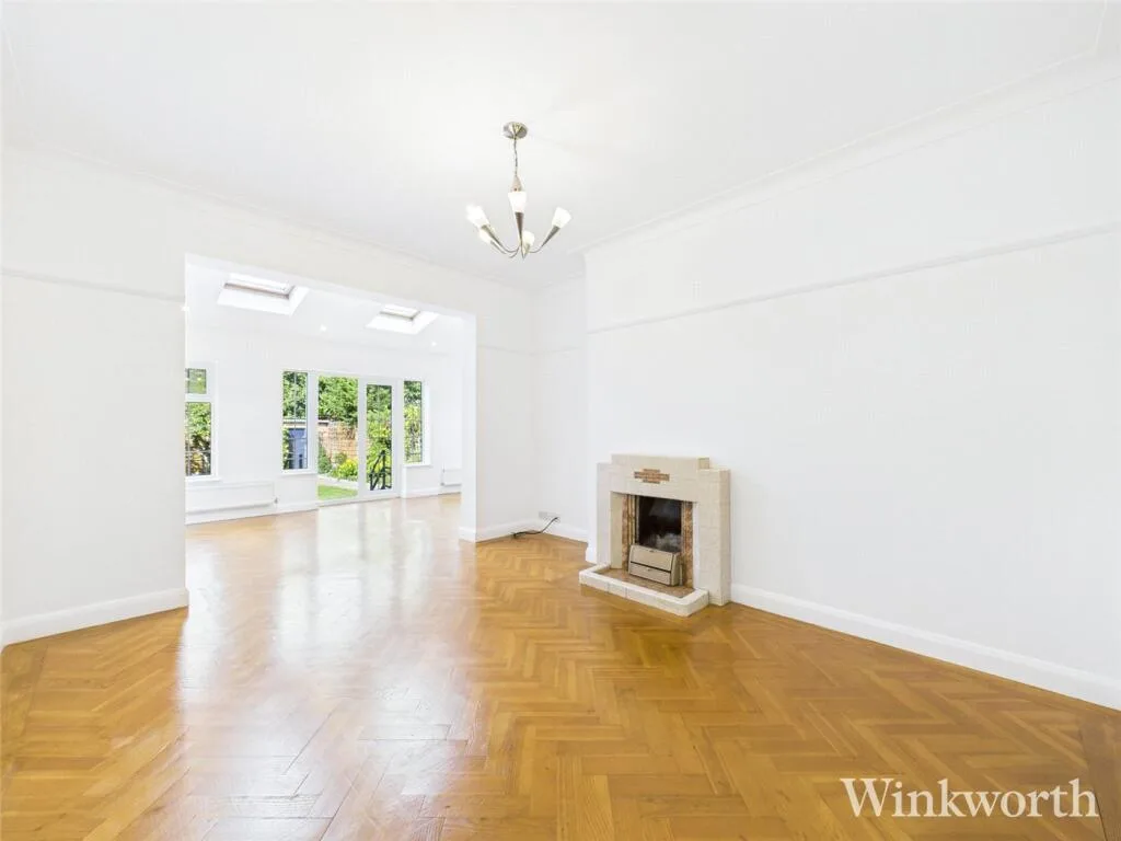 5 bedroom semi-detached house for rent