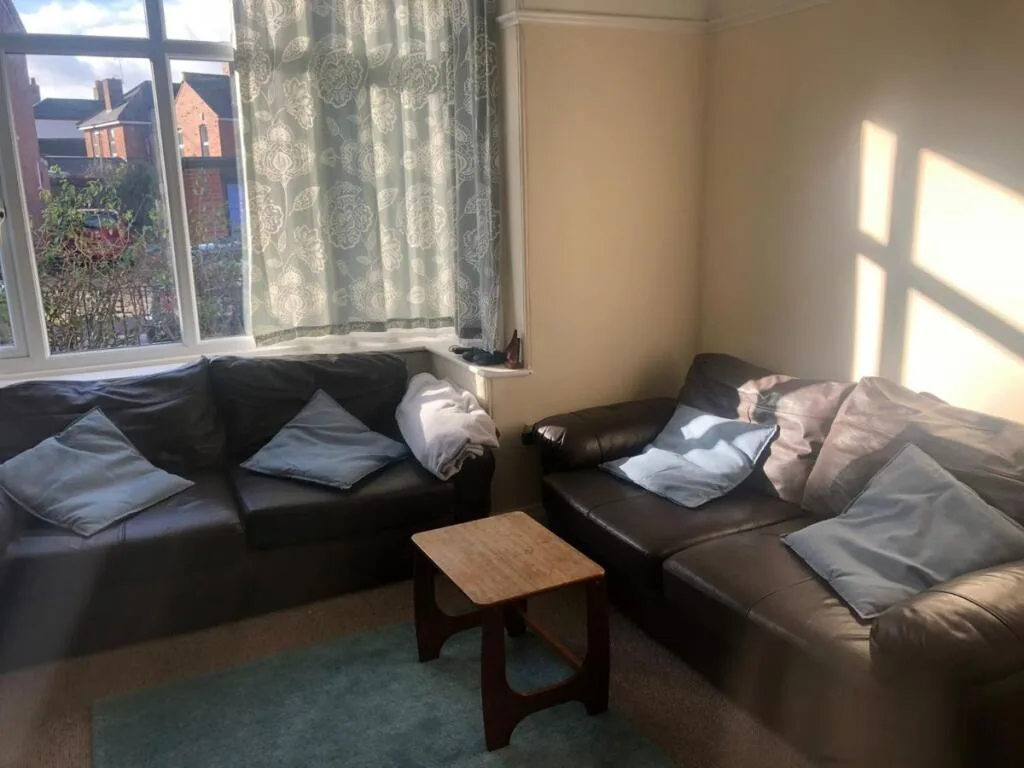 5 bedroom terraced house for rent