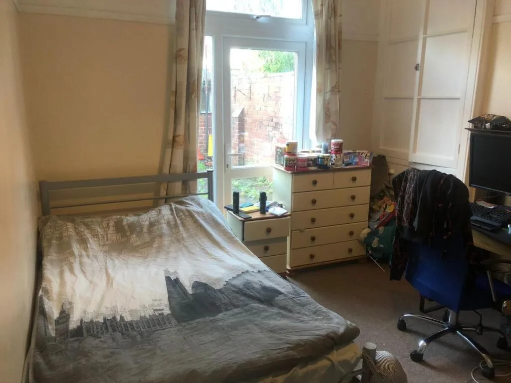 5 bedroom terraced house for rent