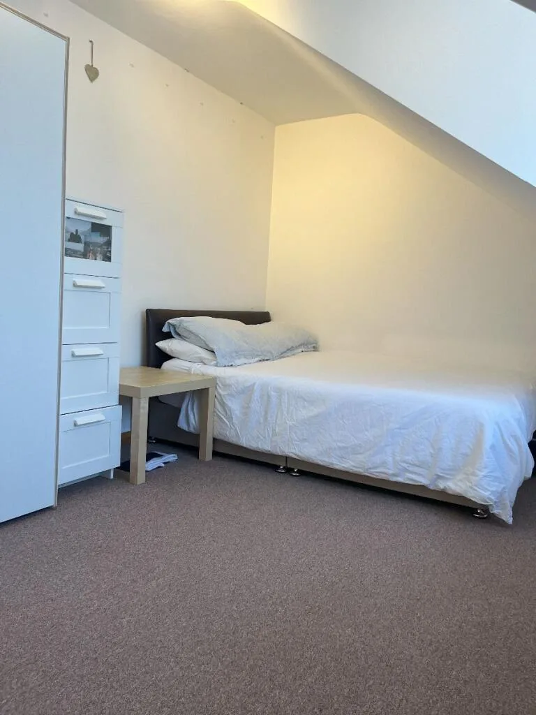 5 bedroom terraced house for rent
