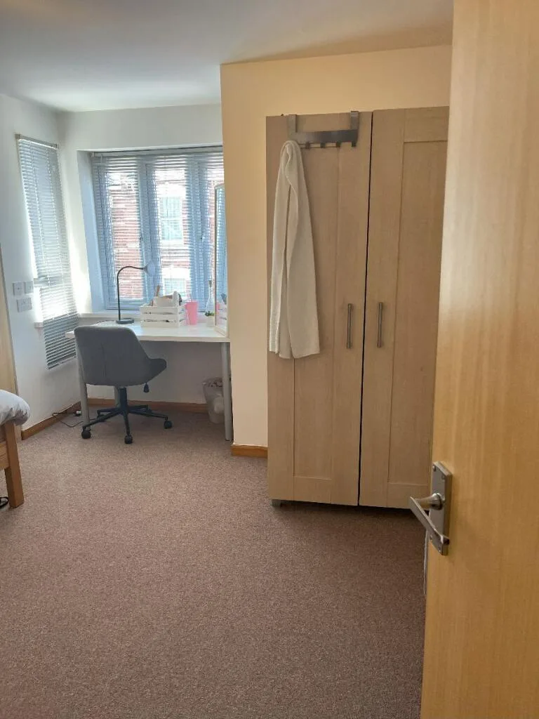 5 bedroom terraced house for rent