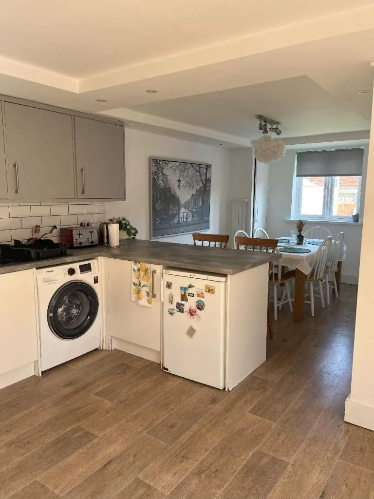 5 bedroom terraced house for rent