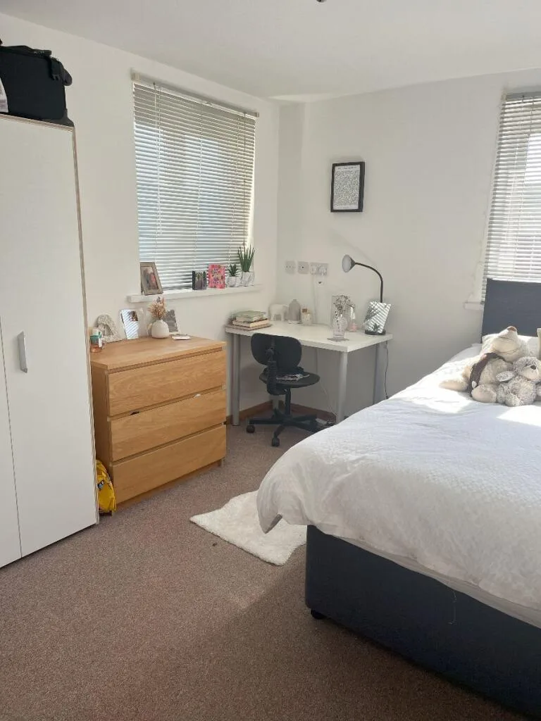 5 bedroom terraced house for rent