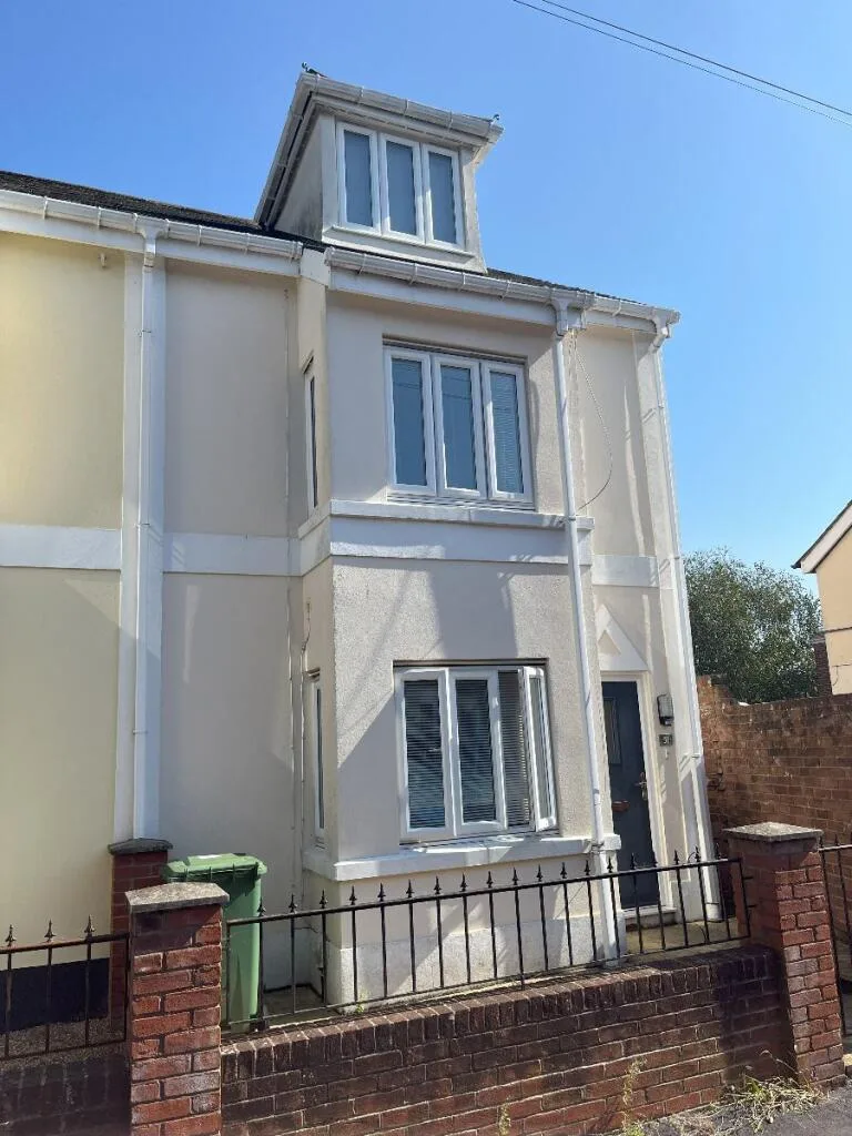 5 bedroom terraced house for rent