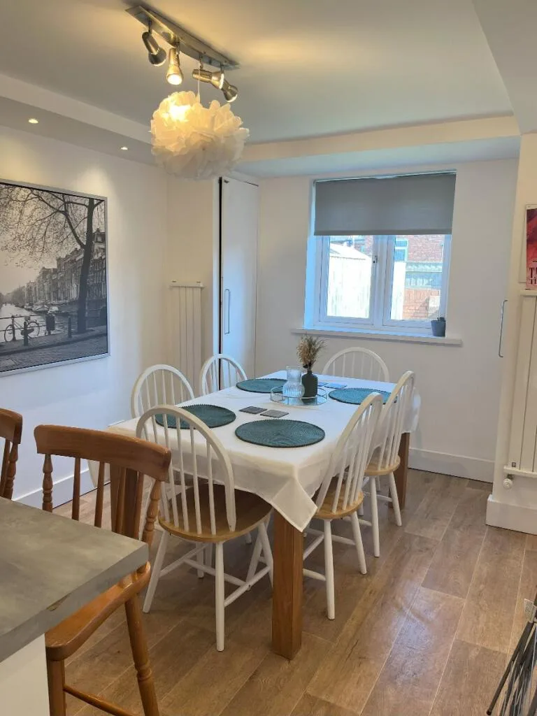 5 bedroom terraced house for rent