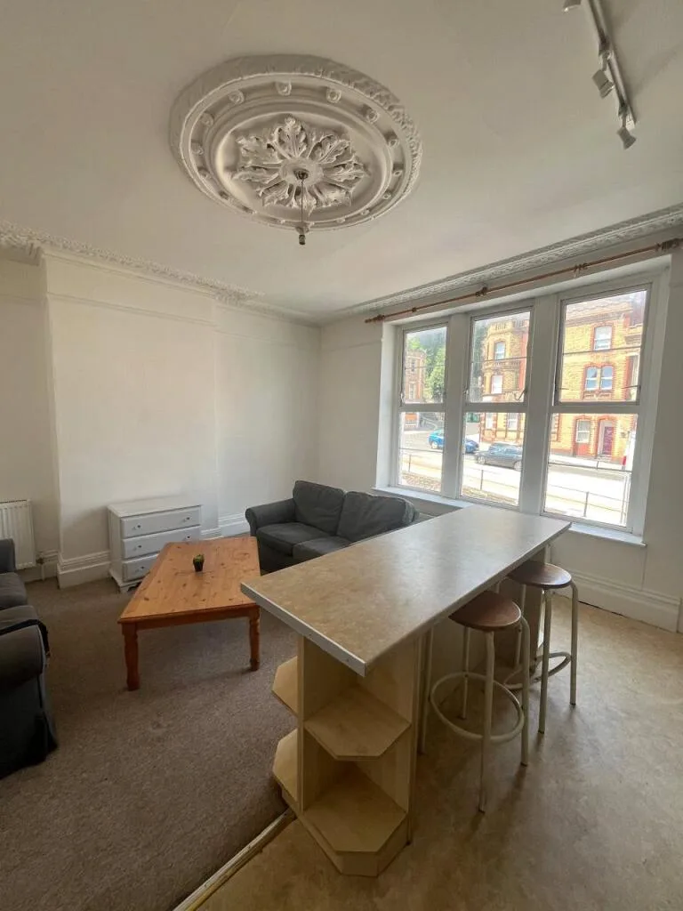 4 bedroom maisonette for rent
