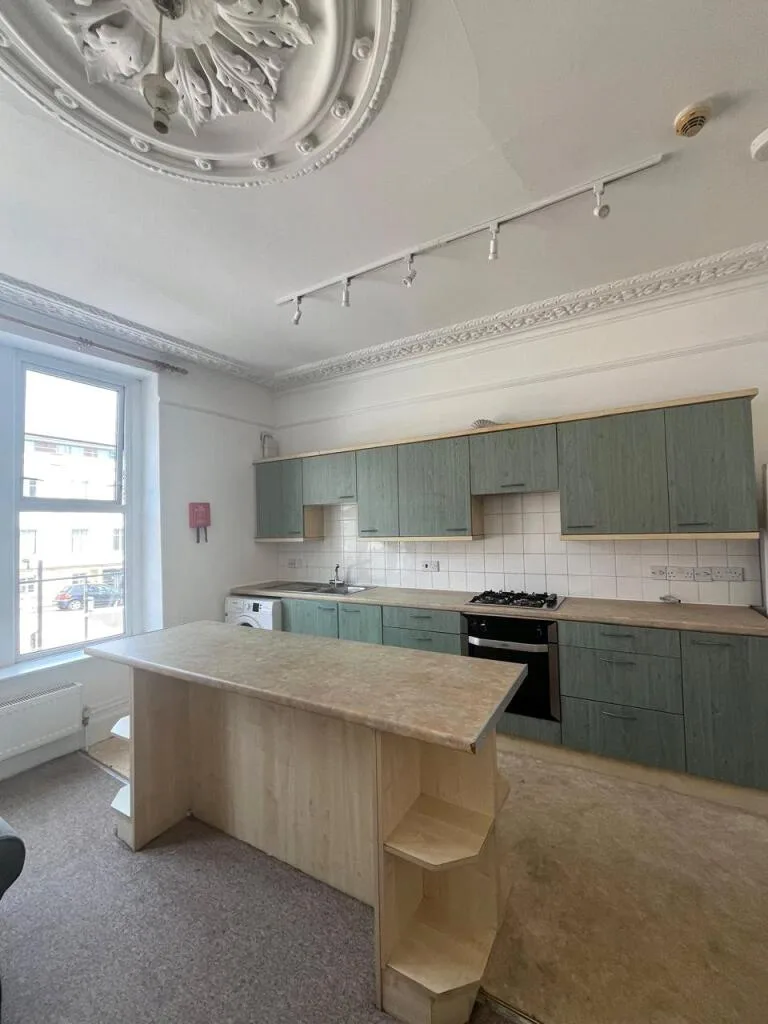 4 bedroom maisonette for rent