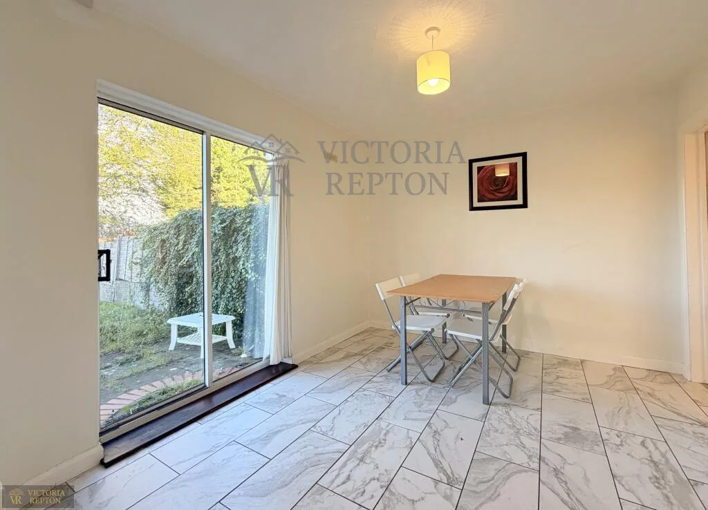 5 bedroom semi-detached house for rent