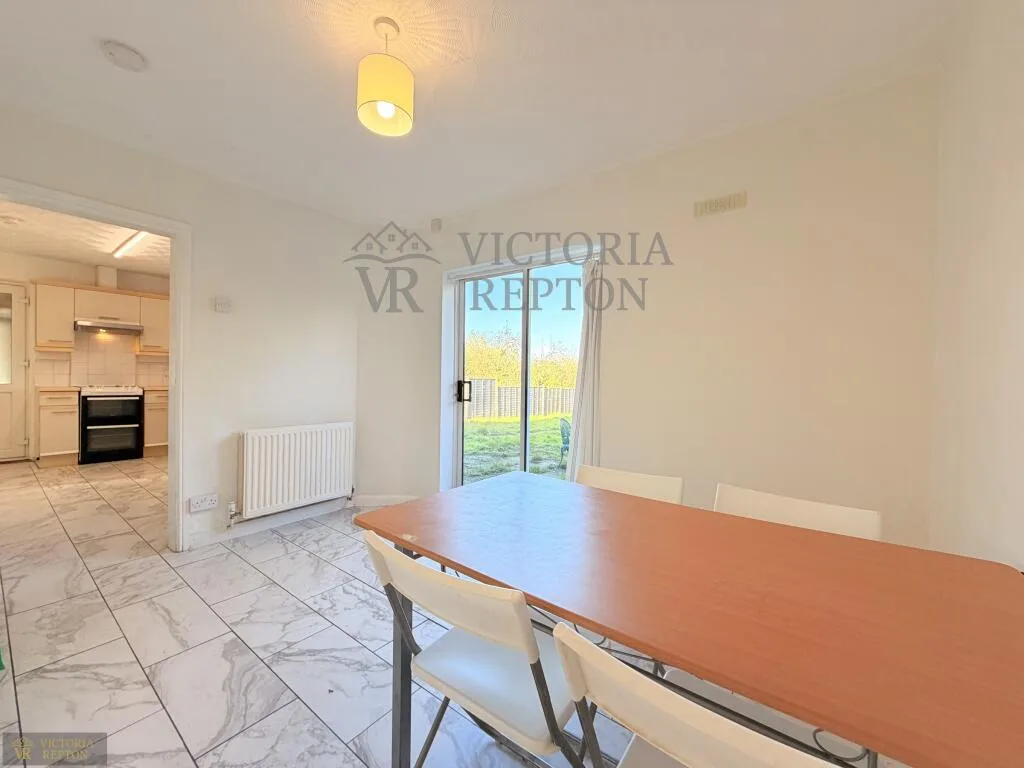 5 bedroom semi-detached house for rent
