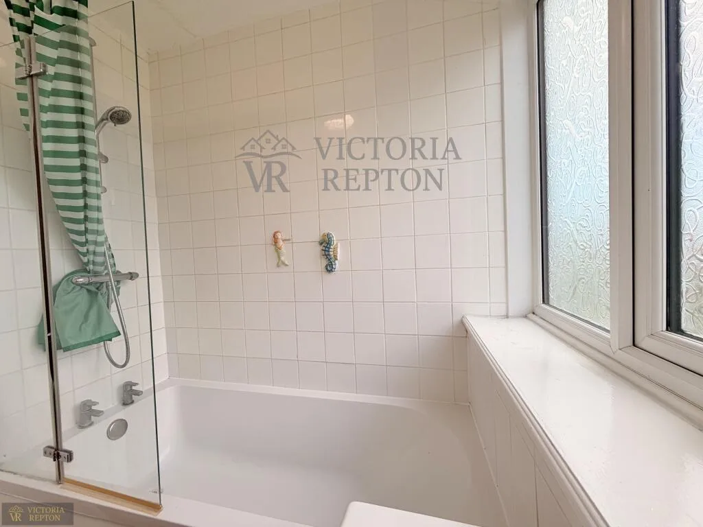 6 bedroom semi-detached house for rent