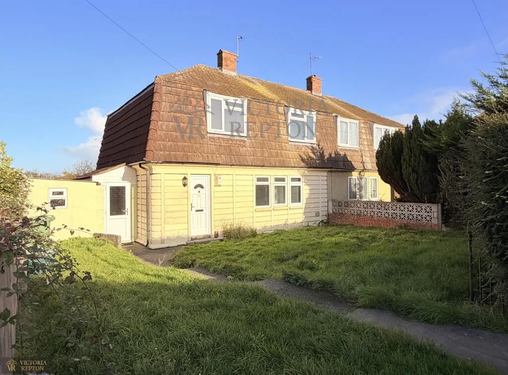 6 bedroom semi-detached house for rent