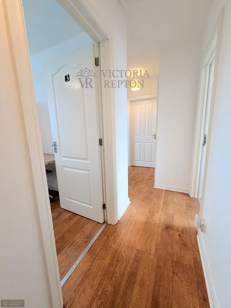 6 bedroom semi-detached house for rent