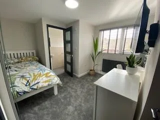 5 bedroom house for rent