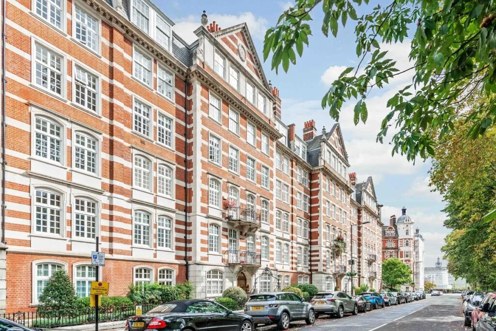 4 bedroom flat for rent