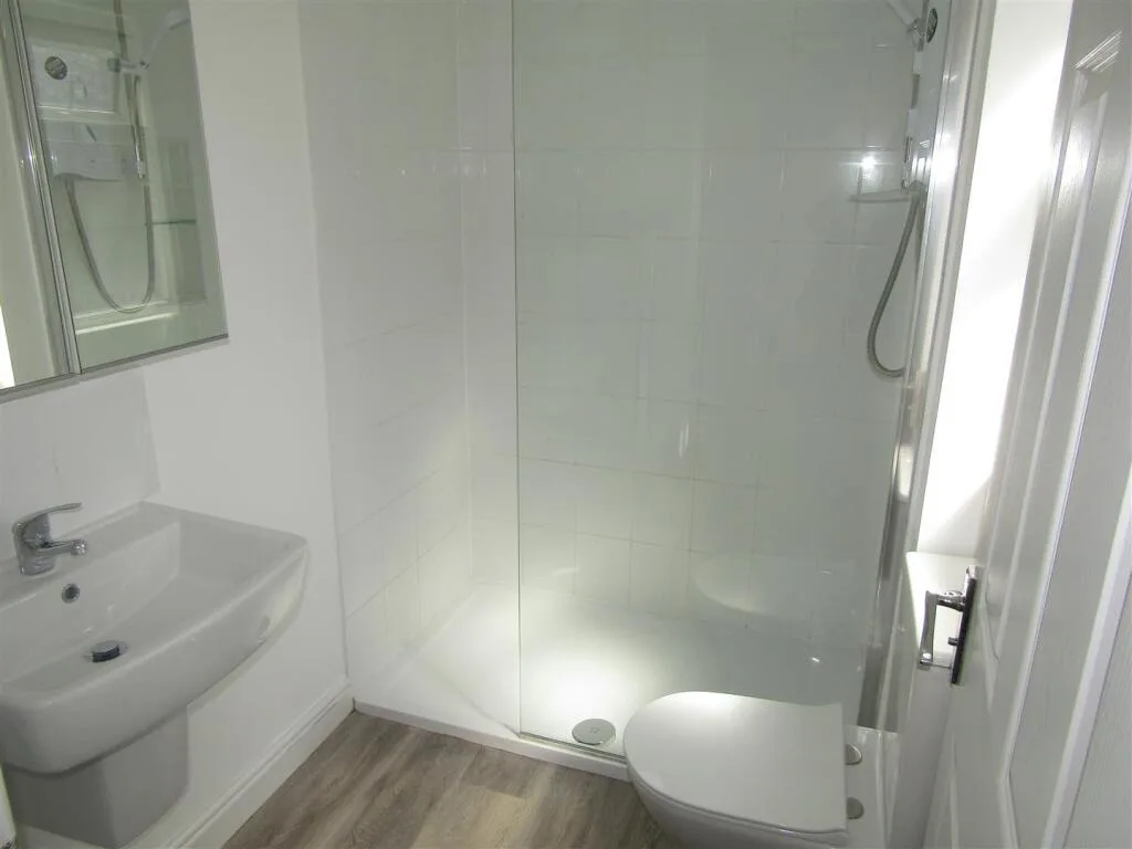 5 bedroom terraced house for rent