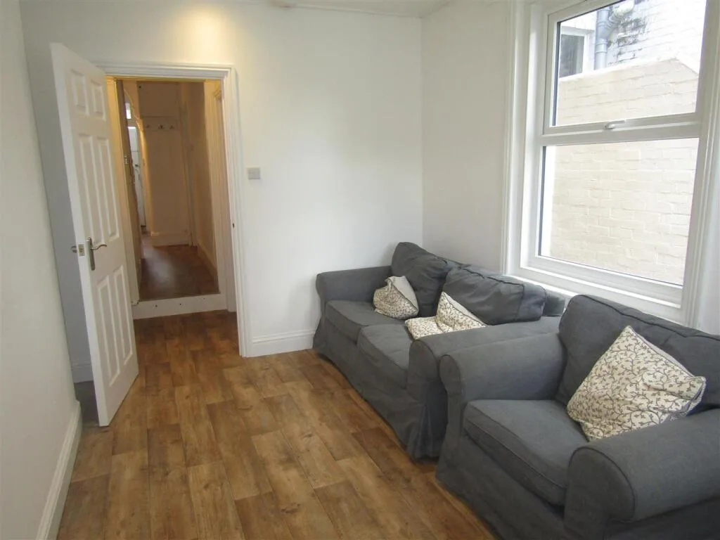 5 bedroom house for rent