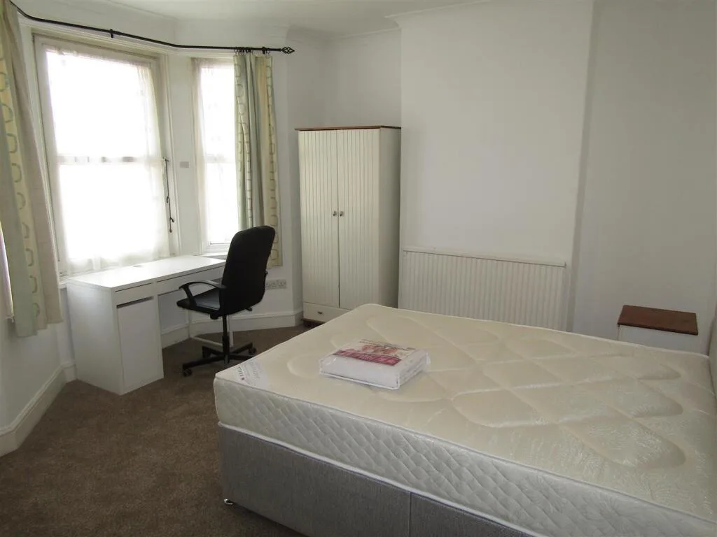 5 bedroom house for rent