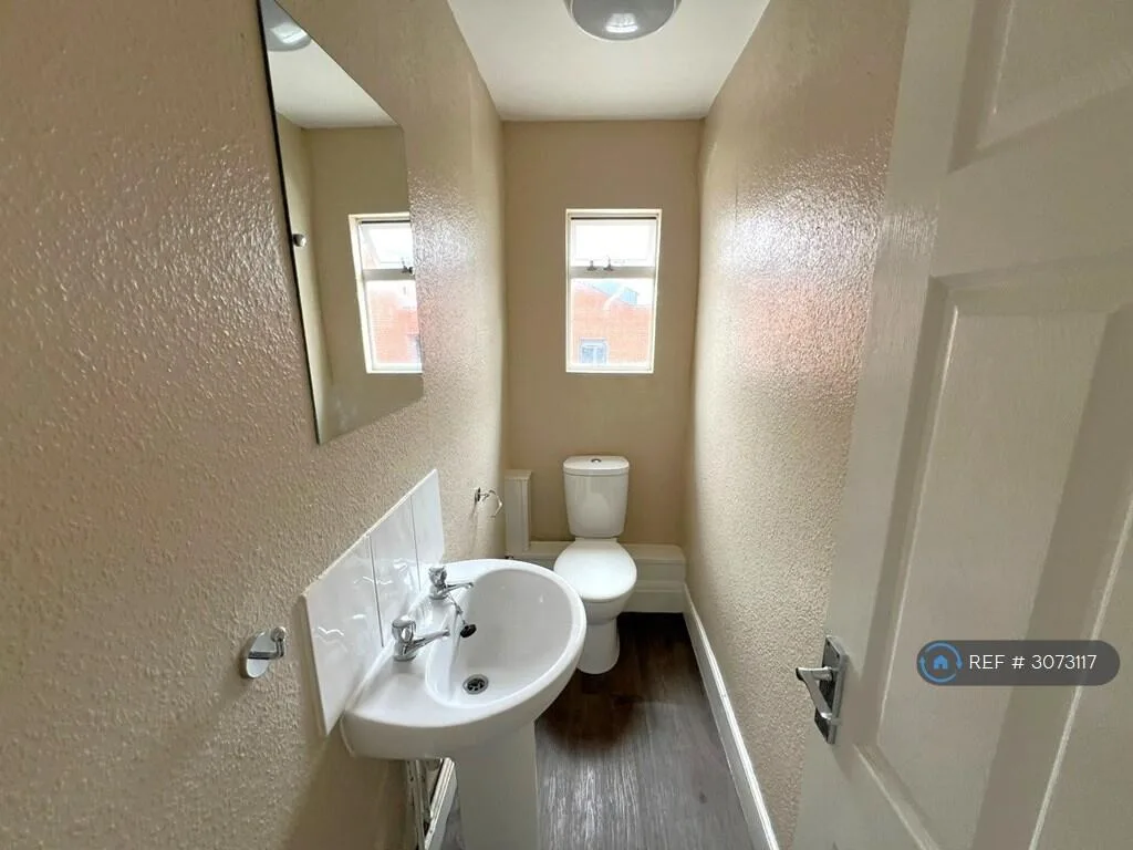 4 bedroom maisonette for rent