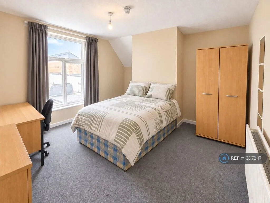 4 bedroom maisonette for rent