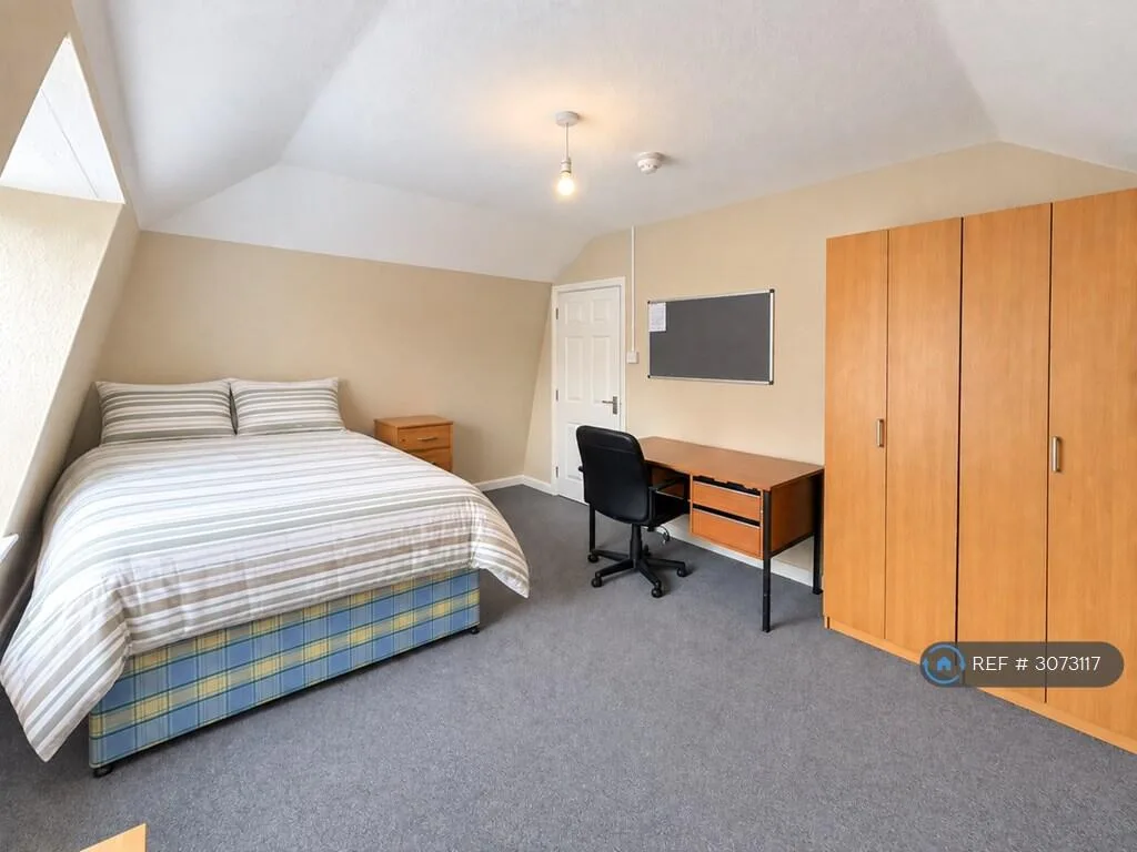 4 bedroom maisonette for rent