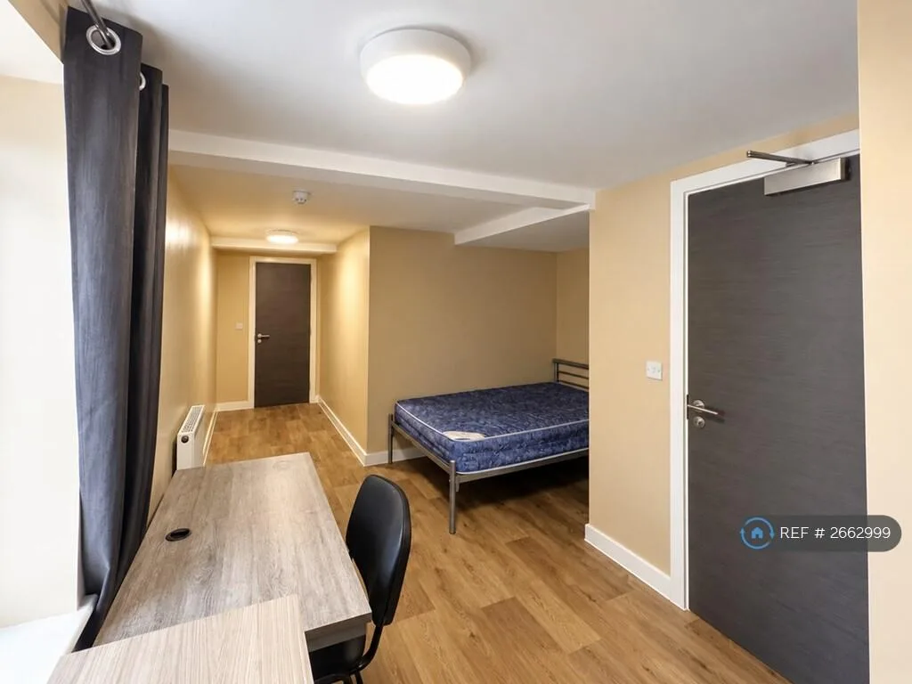 7 bedroom flat for rent