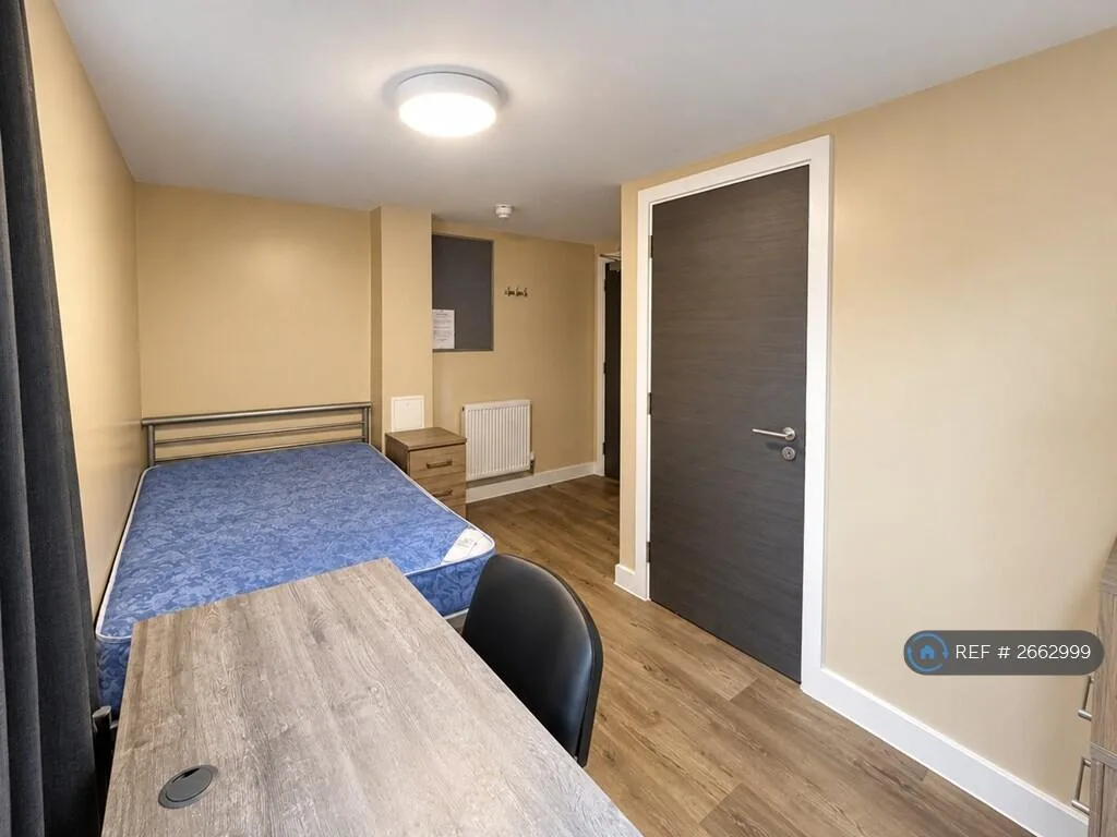 7 bedroom flat for rent
