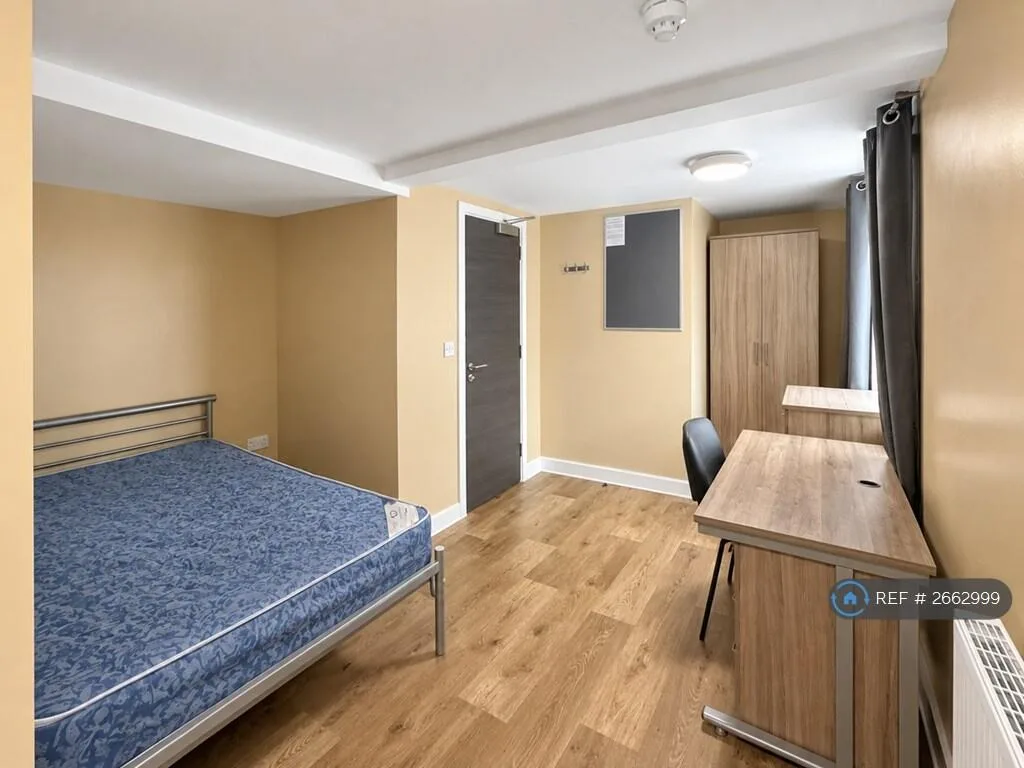 7 bedroom flat for rent