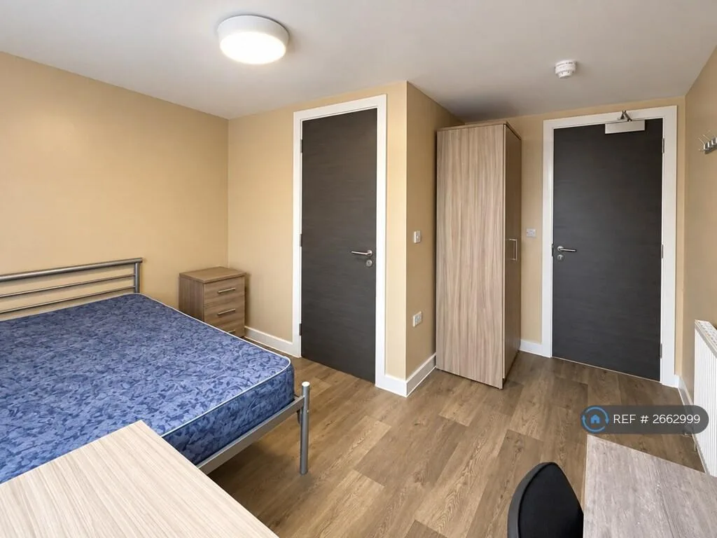 7 bedroom flat for rent