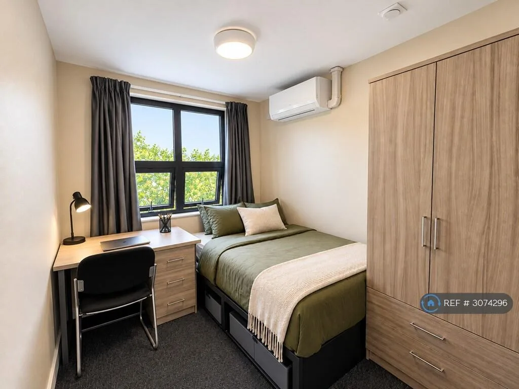 7 bedroom flat for rent