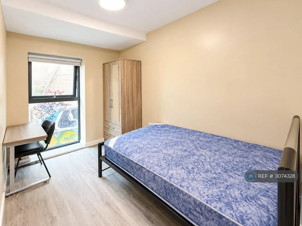 7 bedroom flat for rent
