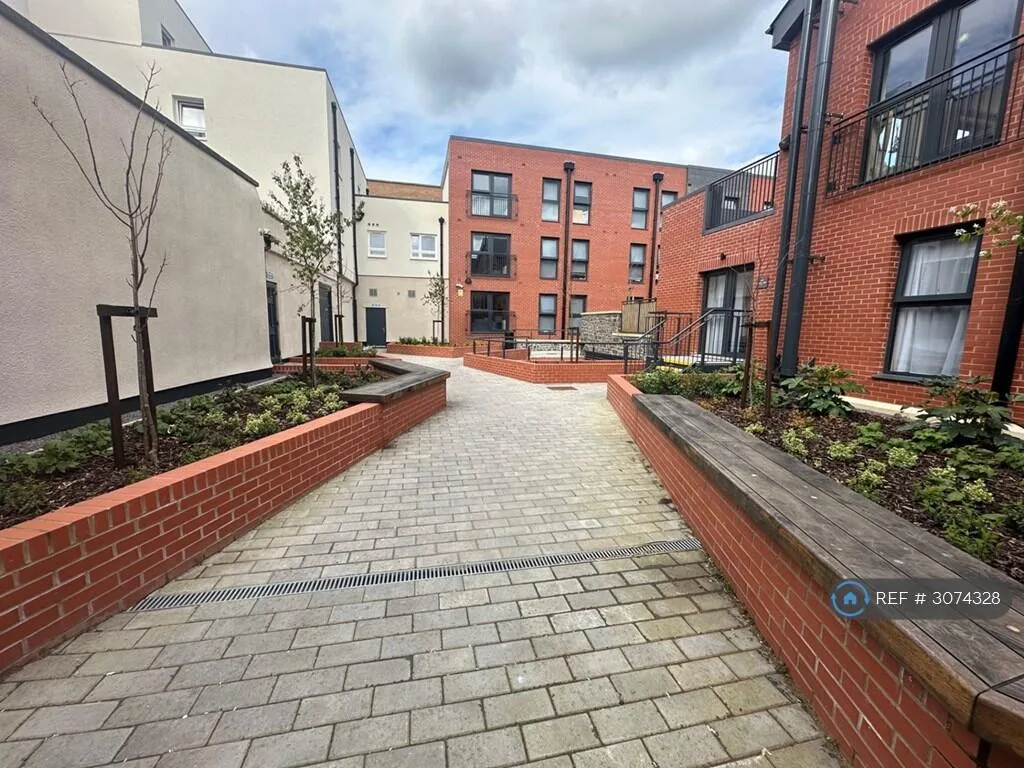 7 bedroom flat for rent