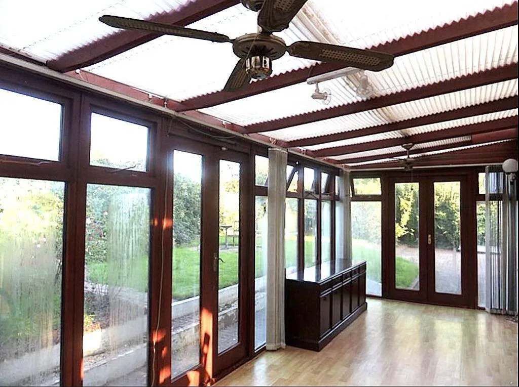 5 bedroom detached house for rent