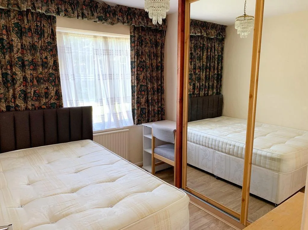 5 bedroom detached house for rent
