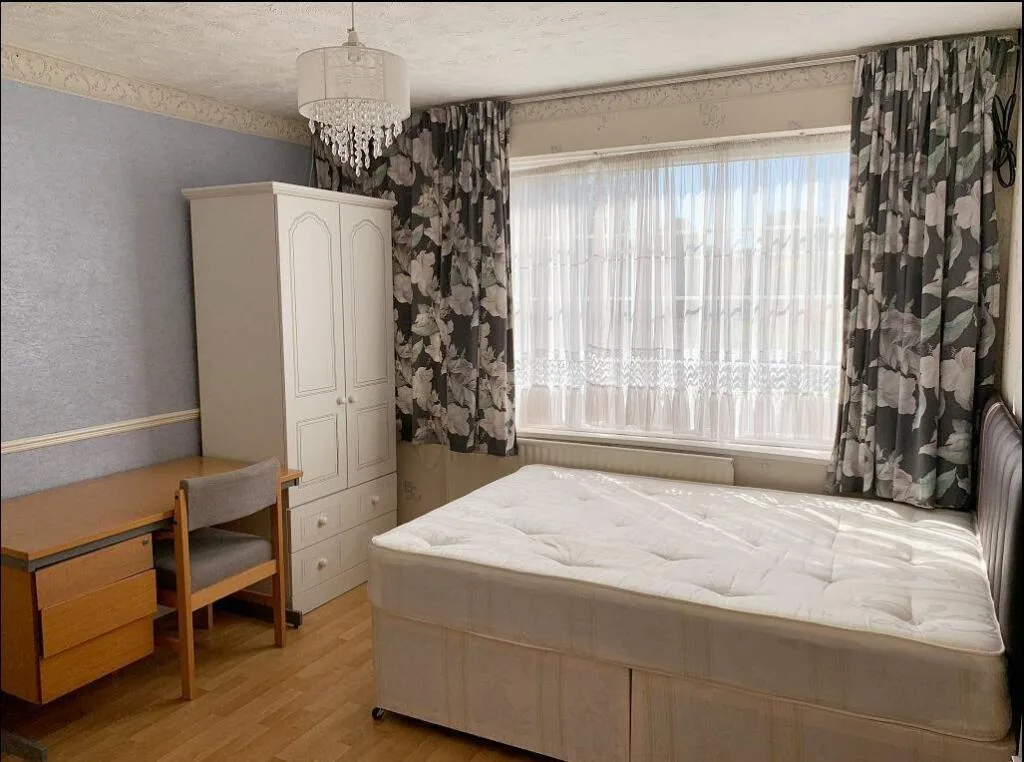 5 bedroom detached house for rent
