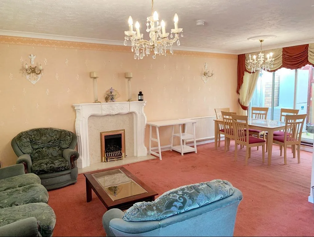 5 bedroom detached house for rent